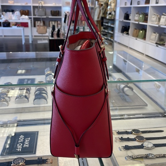 Michael Kors Voyager Small Saffiano Leather Tote Bag
Style# 30H1GV6T4T
NWT Flame - Picture 4 of 16